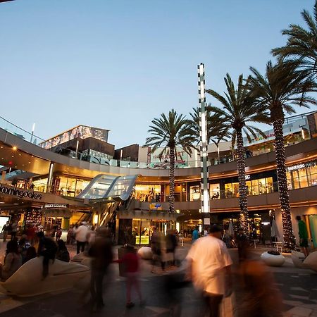 Promenade Studio Los Angeles Exterior photo